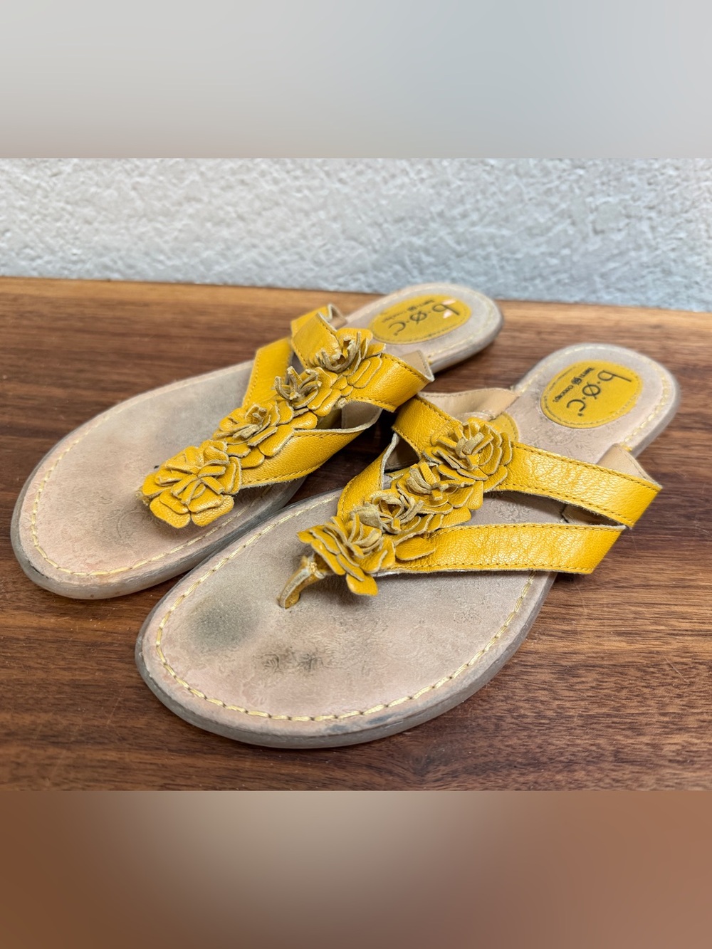 BOC Born mustard yellow flat leather sandals, 8